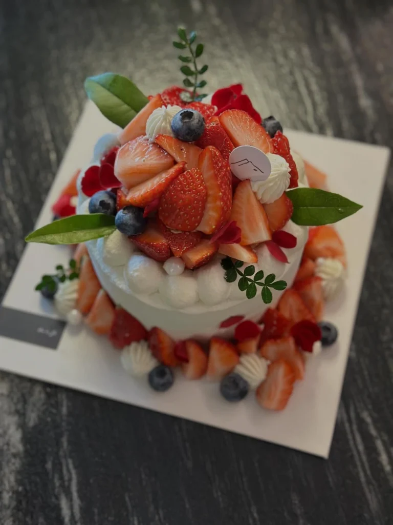 巴黎草莓_山三石草莓蛋糕