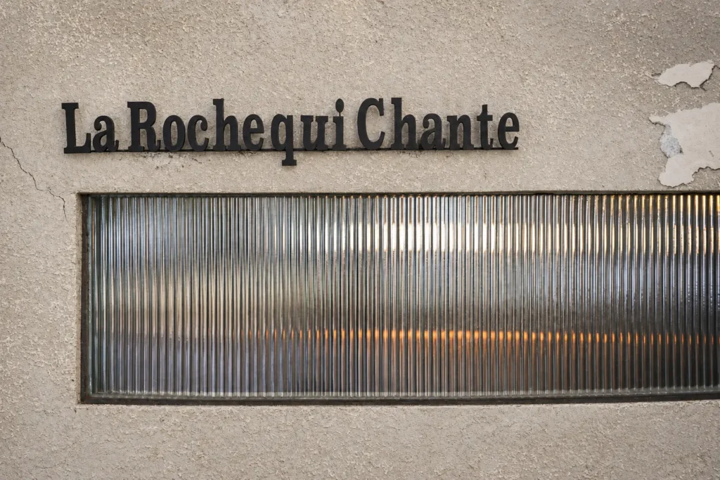 laroche store logo closeup